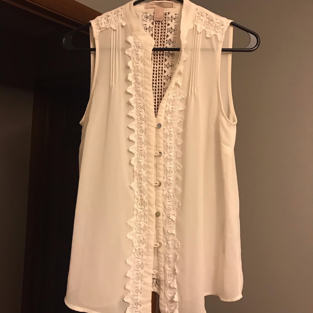Sleeveless shirt